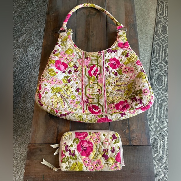 Vera Bradley Hobo Shoulder Bag Make Me Blush Matching Wallet Green Pink Floral - Picture 1 of 15